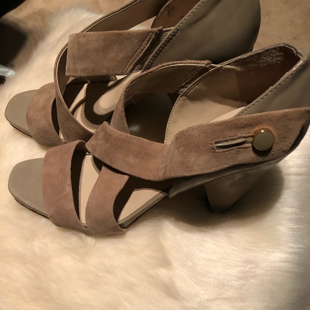 Open toe cross fabric heels